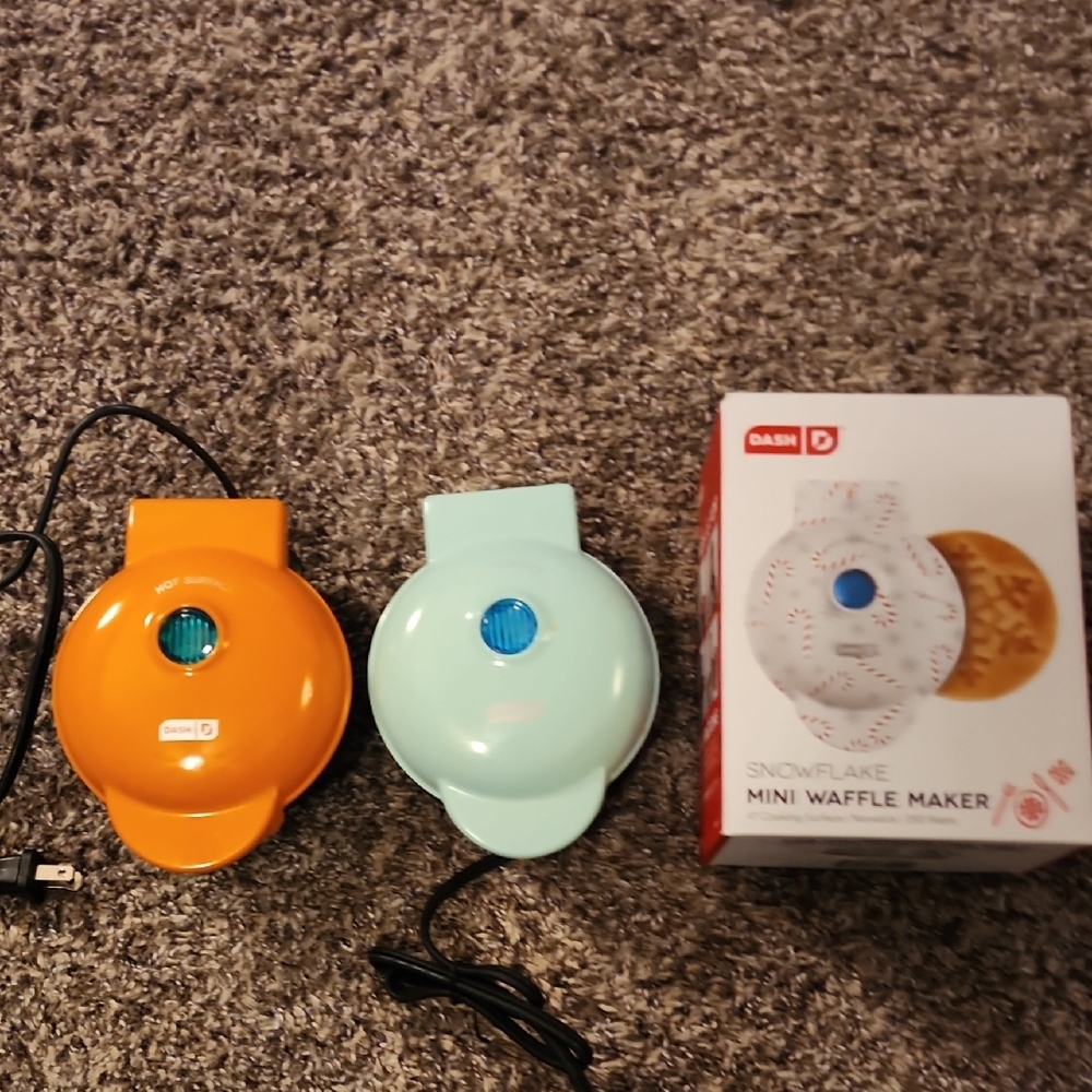 Dash Mini Waffle Maker Set - Orange and Blue